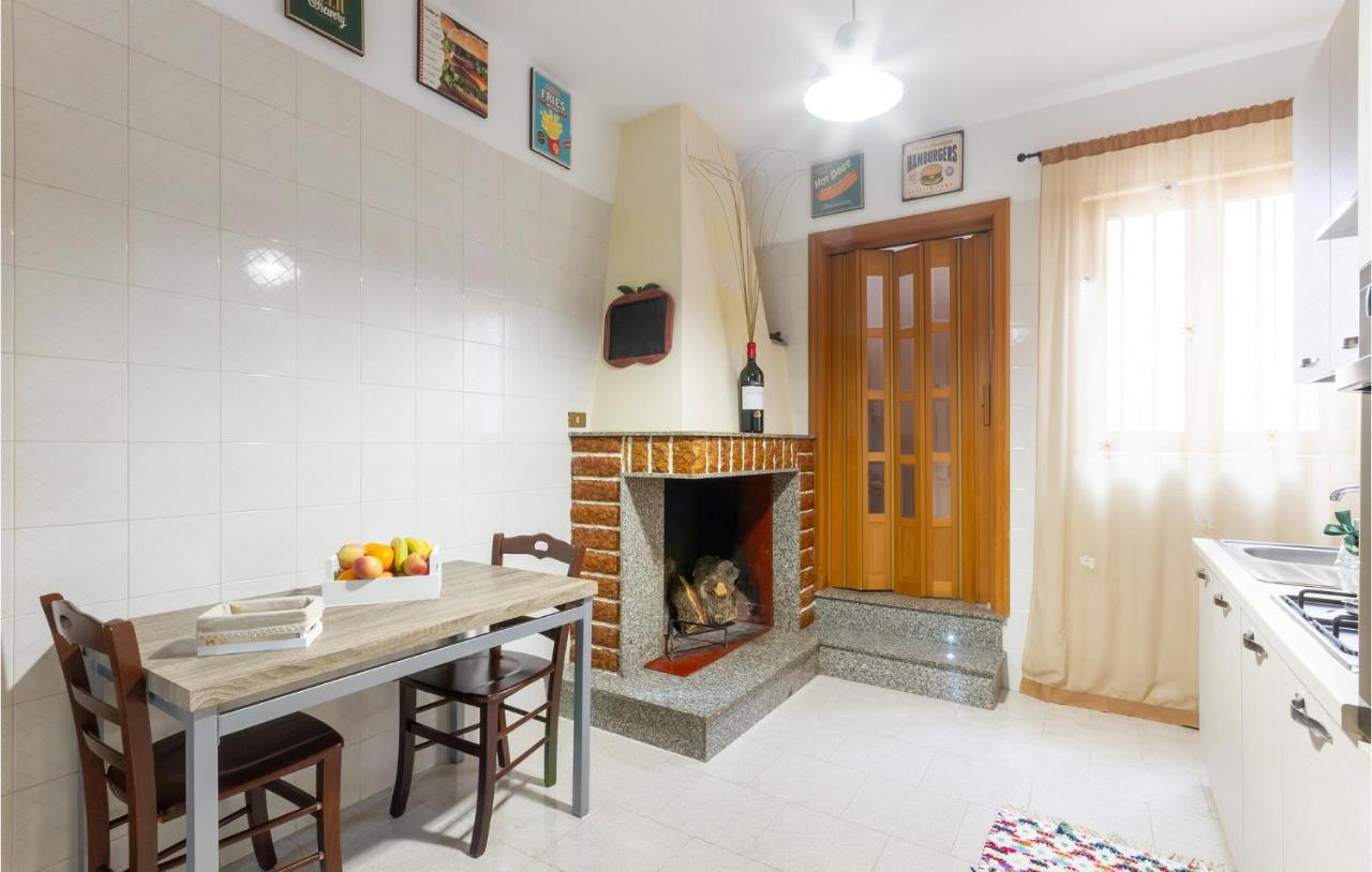 Lovely Apartment In Carovigno With Kitchen Exterior foto